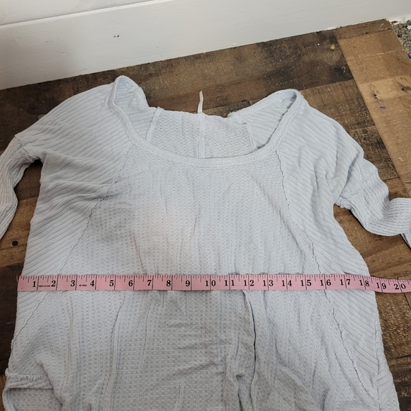 Small Free People Oversized Waffle Knit Baby Blue Top - Picture 3 of 5